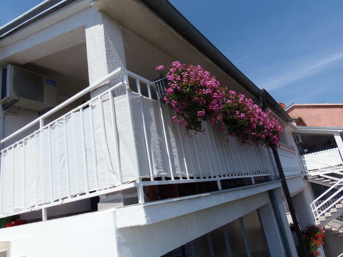 Apartments Lana Pula Exterior photo